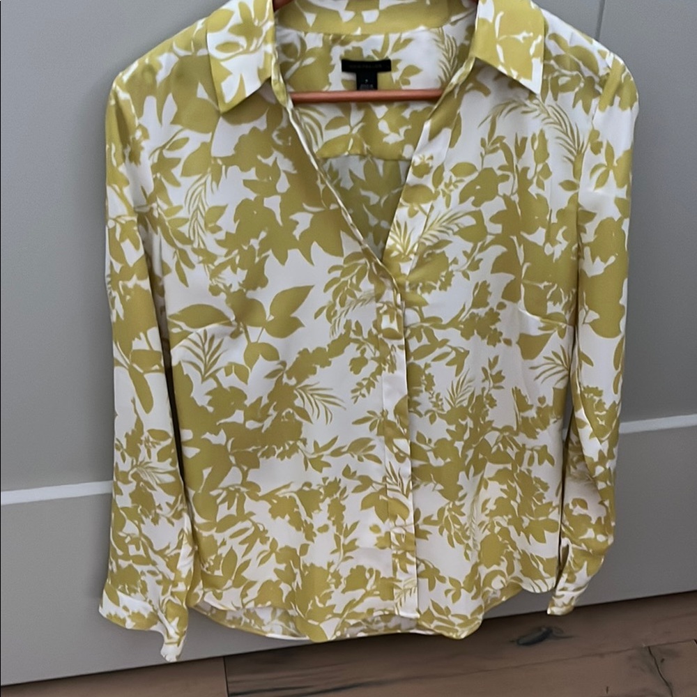 Woman’s long sleeve printed dress shirt